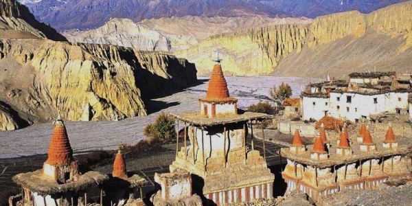 Exploring Mustang: The Ultimate Lower and Upper Trek Guide